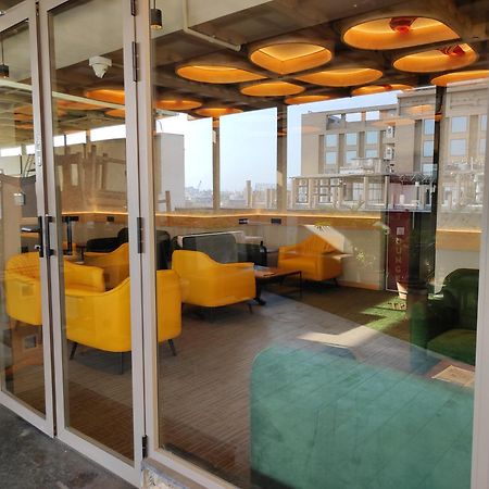 Hotel Sifat International Surat Exterior foto