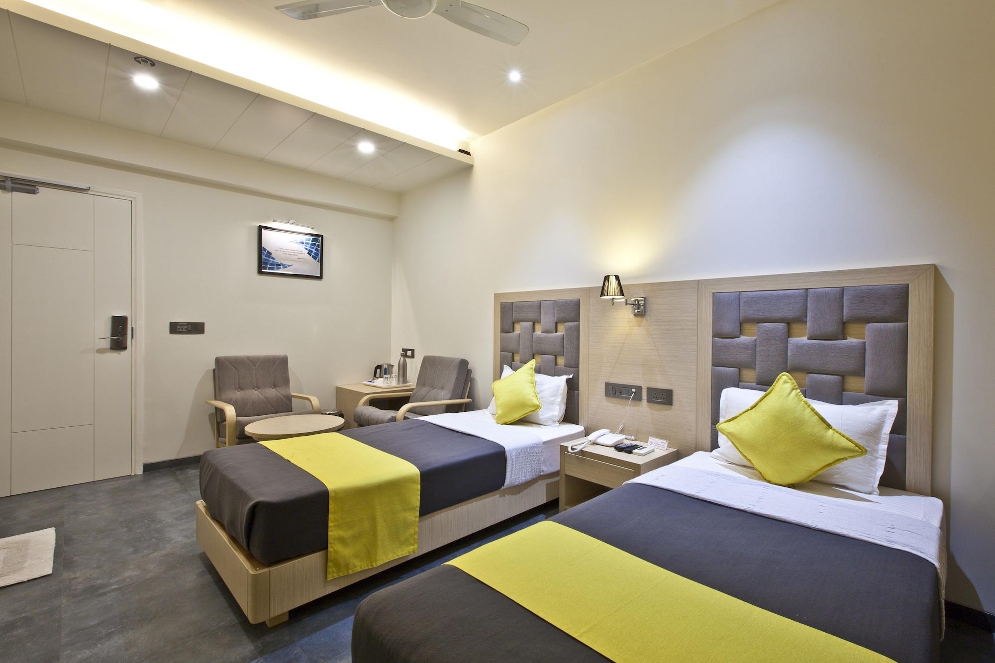Hotel Sifat International Surat Exterior foto