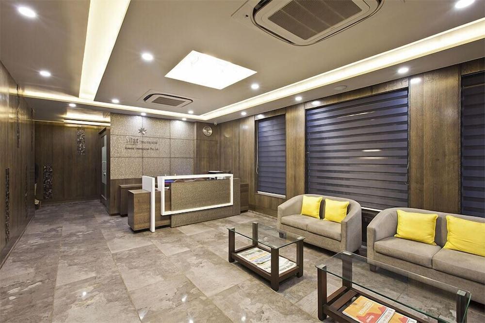 Hotel Sifat International Surat Exterior foto